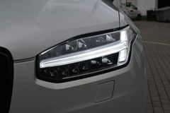 Fahrzeugabbildung Volvo XC90 B5 AWD* R-Design*STHZ*360°LUFT*B&W*22Zoll
