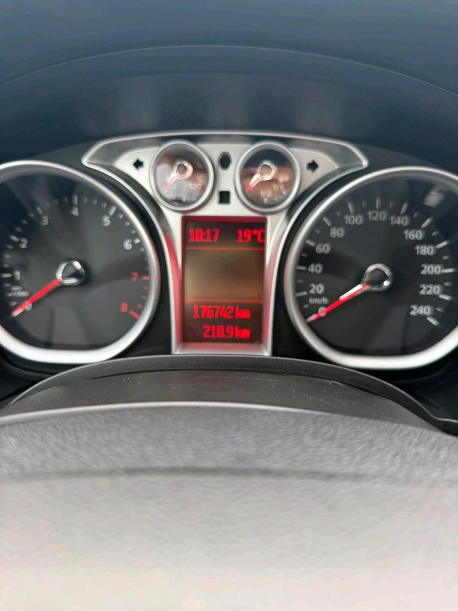 Ford Focus 2009 — photo 10