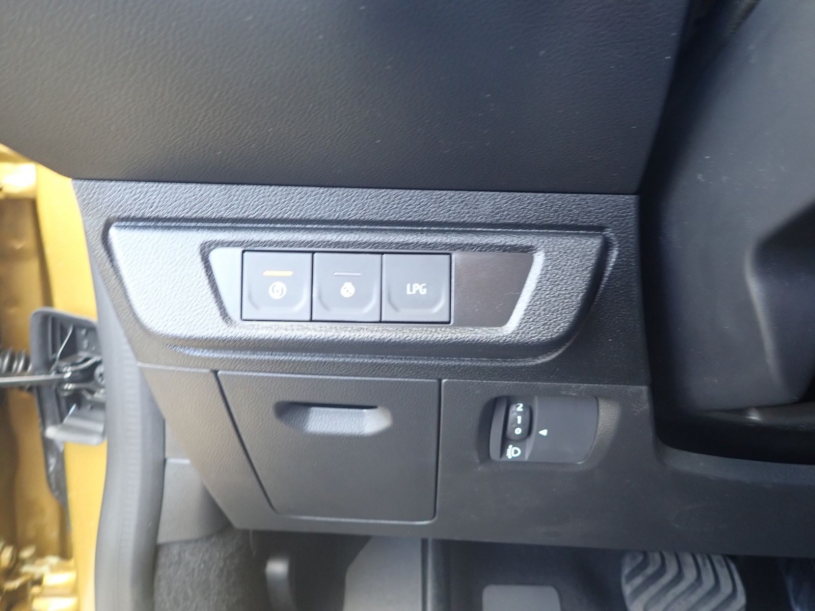 Fahrzeugabbildung Dacia Sandero Stepway Extreme Eco-G 120 auto