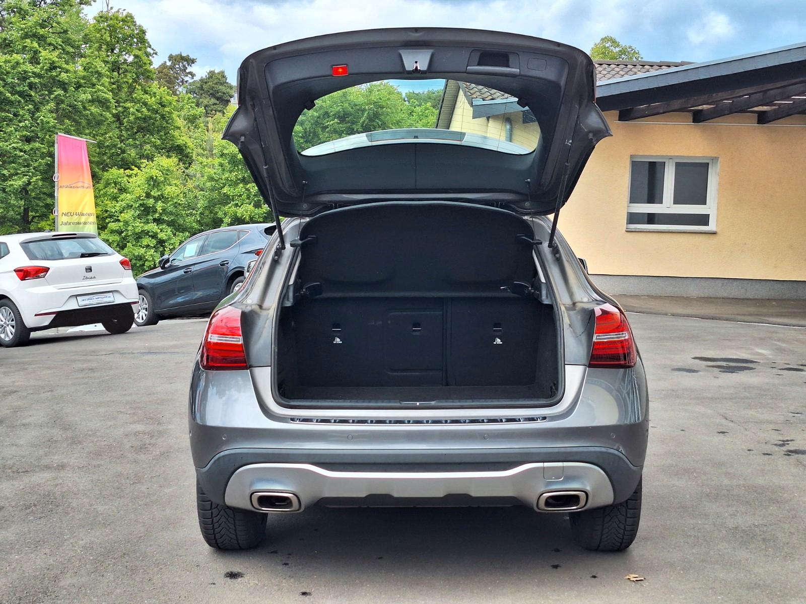 Mercedes-Benz GLA 180 *Navi *Tempomat *Leder*Kamera*SHZ