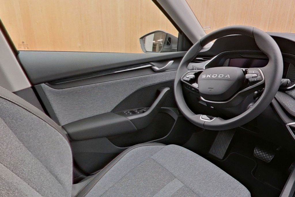 ŠKODA Octavia Octavia Combi 1.5 TSI mHEV 110 kW Selection – Bild 8 von 13