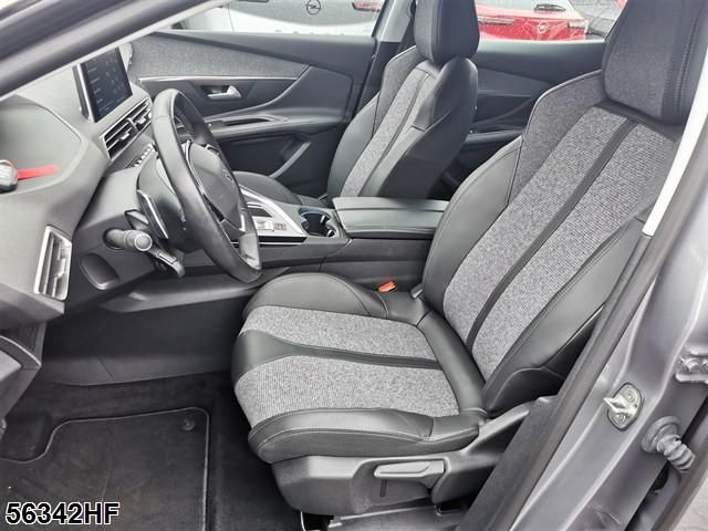 Fahrzeugabbildung Peugeot 3008 1.2 PureTech 130, Allure
