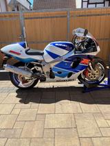 Suzuki GSX-R 750 - SUZUKI 1998 GSX 750