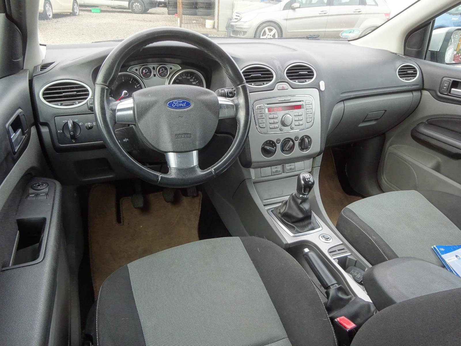 Ford Focus 2009 — photo 9