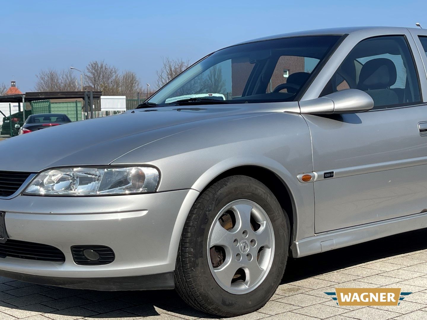 Fahrzeugabbildung Opel Vectra B Edition 100