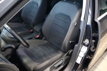 Volkswagen Golf VII Variant Highline LED Navi PanoSchiebe.