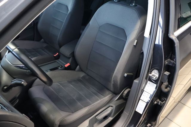 Volkswagen Golf VII Variant Highline LED Navi PanoSchiebe.