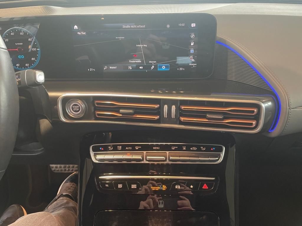 Fahrzeugabbildung Mercedes-Benz EQC 400 4M AMG AHK ACC Sitzklima SHD HUD Sport