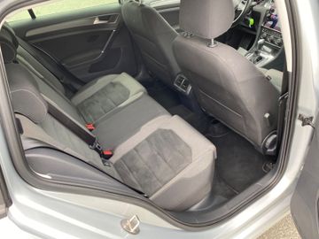 Volkswagen Golf - 12