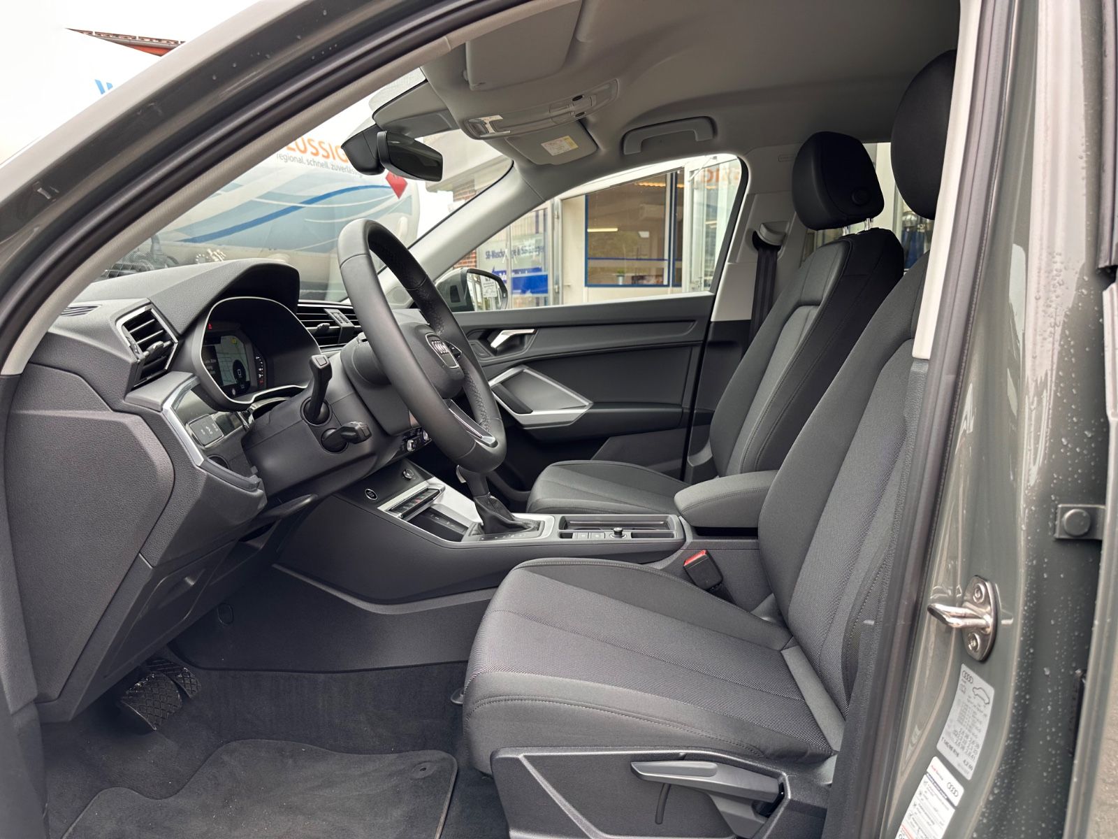 Fahrzeugabbildung Audi Q3 35 TFSI S line S Tronic Navi/ACC/SHZG/LED/PDC