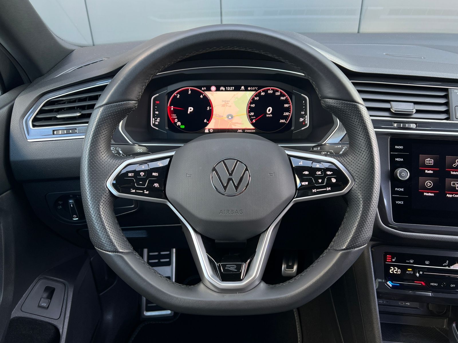 Fahrzeugabbildung Volkswagen Tiguan Allspace R-Line 2.0 TDI DSG 4MOTION *AHK,