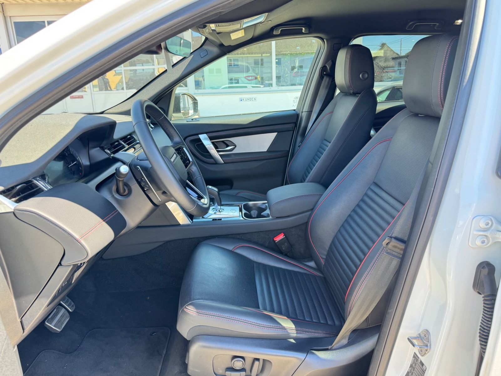 Fahrzeugabbildung Land Rover Discovery Sport R-Dynamic /MERIDIAN/CARPLAY/KAM