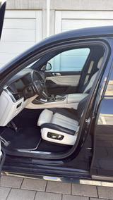 BMW X7 M50 M50d - BMW X7 M50: Schwarz