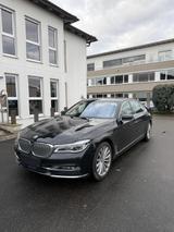 BMW 750 L i xDrive - BMW 750: 750i Xdrive