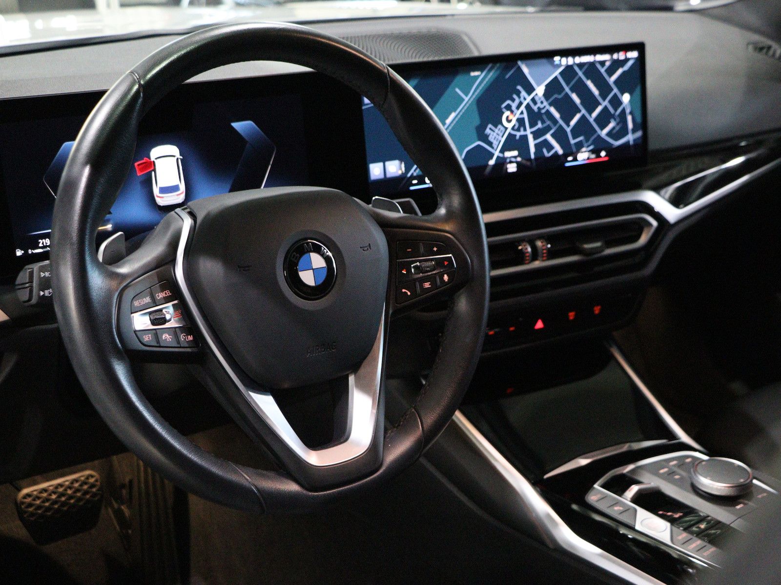 BMW 318d Touring SHADOW LEDER CURVED LED 3-ZONEN foto 17