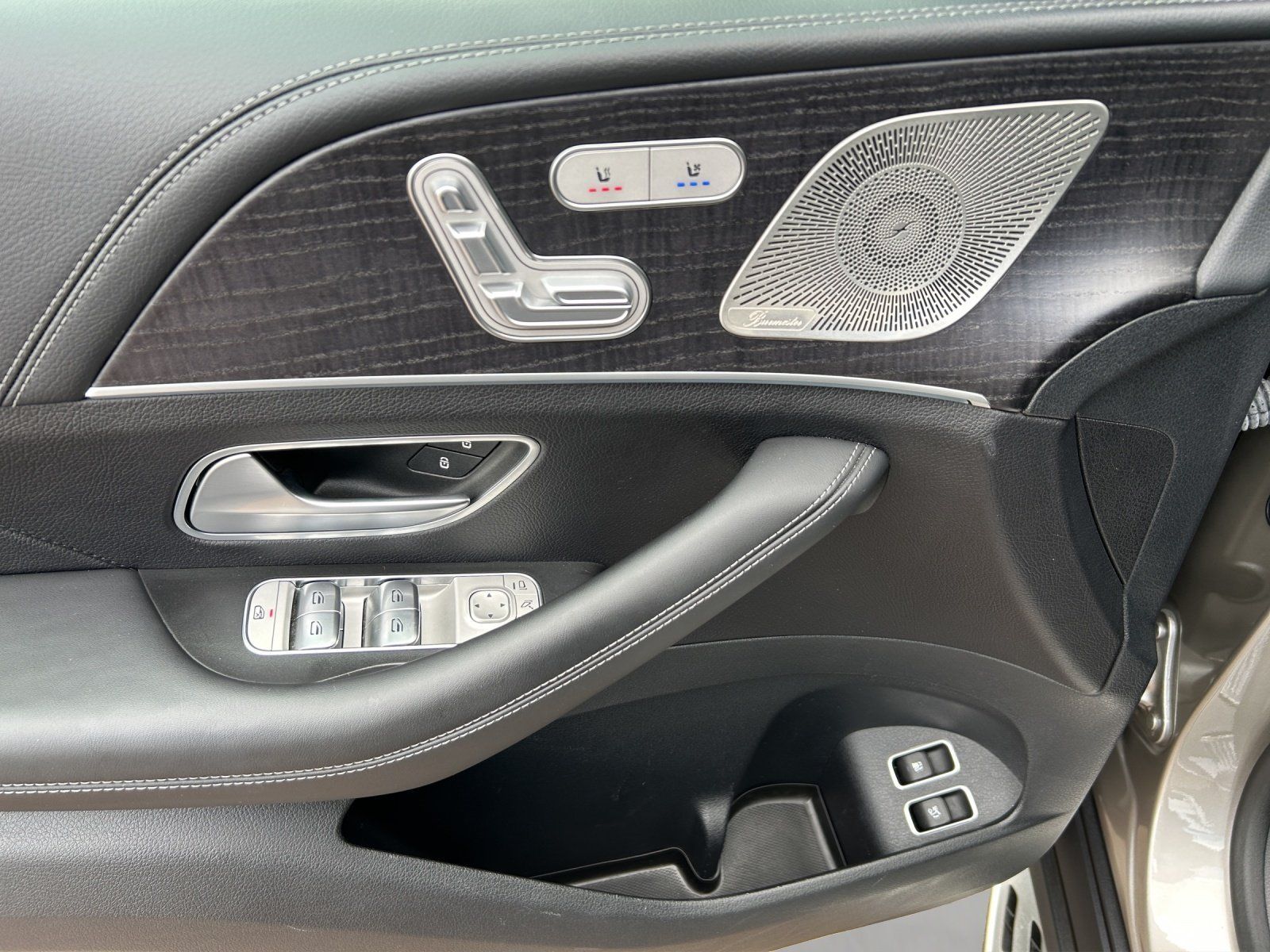 Fahrzeugabbildung Mercedes-Benz GLE 350 e 4M AMG Burme LED Distro Pano HUD AHK