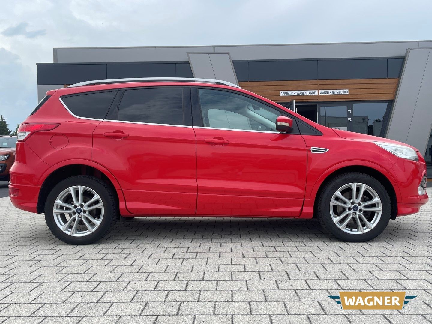 Fahrzeugabbildung Ford Kuga Individual Klimaautomatik Automatik