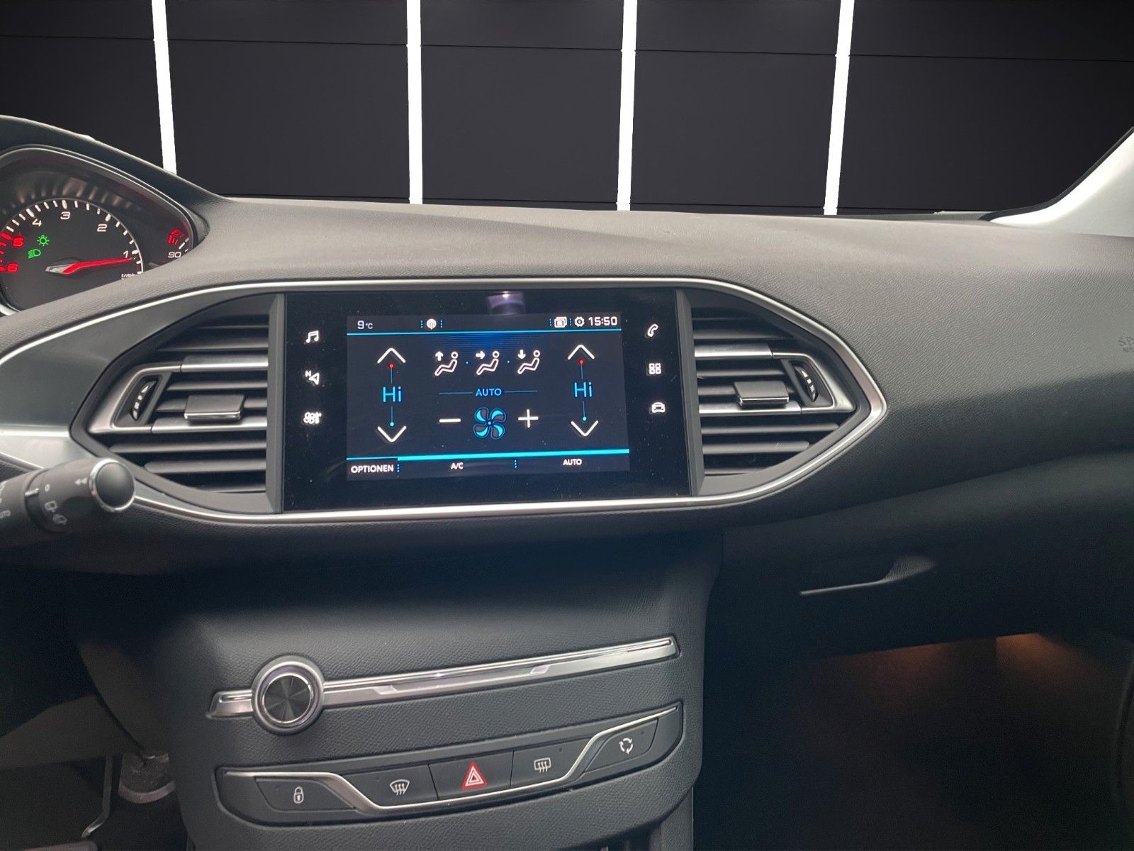 Fahrzeugabbildung Peugeot 308 SW Allure Pack*AHK*Kamera*Ambiente*Navi*