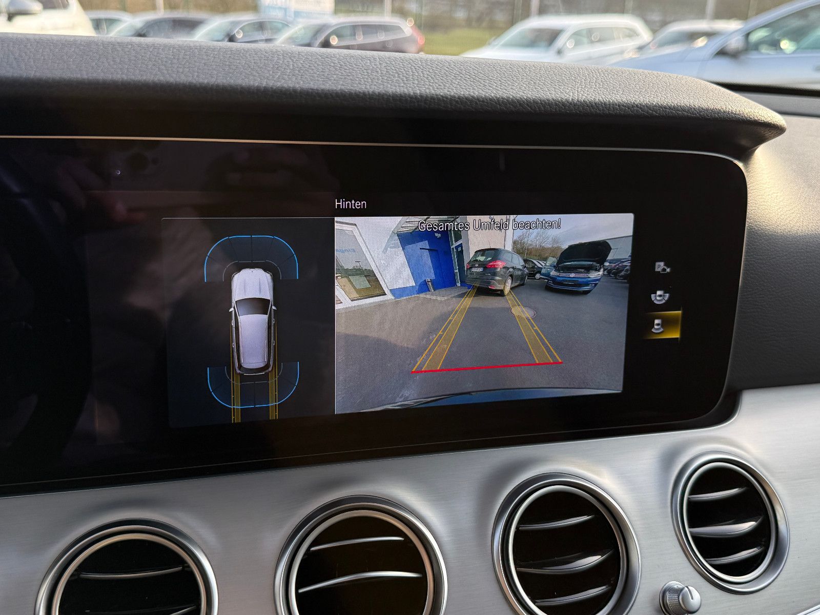 Fahrzeugabbildung Mercedes-Benz E 300de T Avg ACC HUD Keyless-Go Memory Kamera