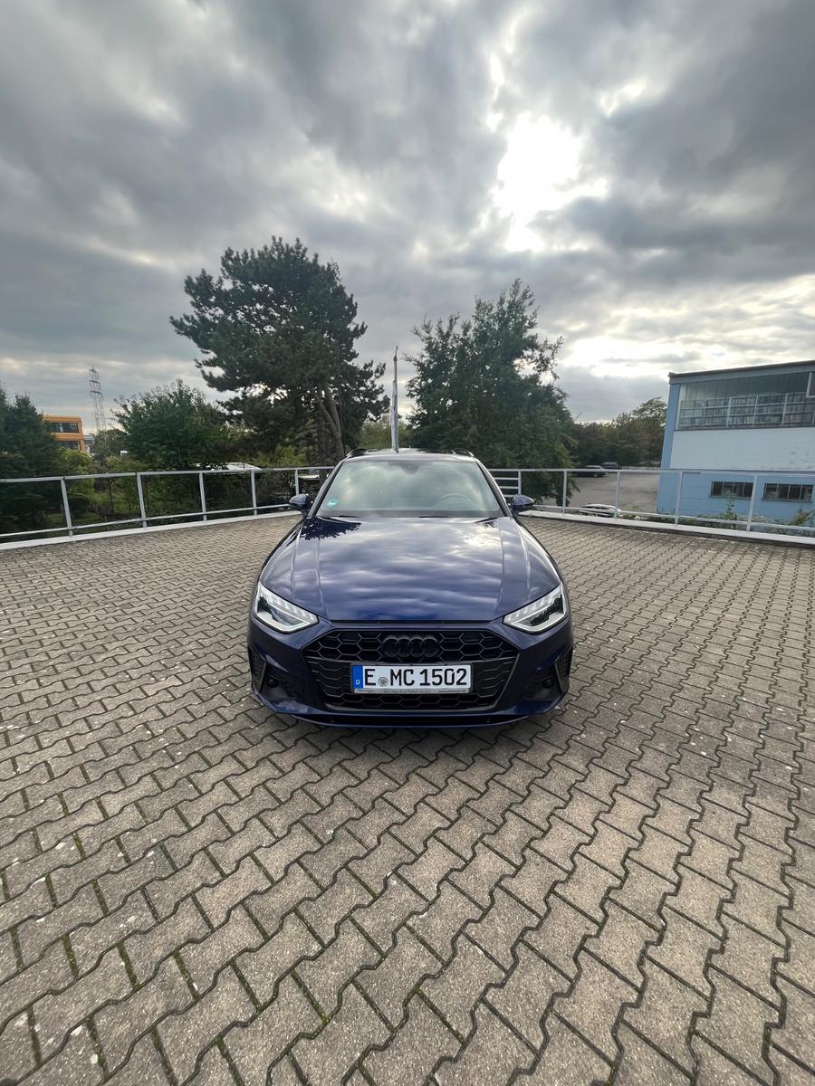 Audi A4 30 TDI S tronic 2x S-Line Blackedition Avant 
