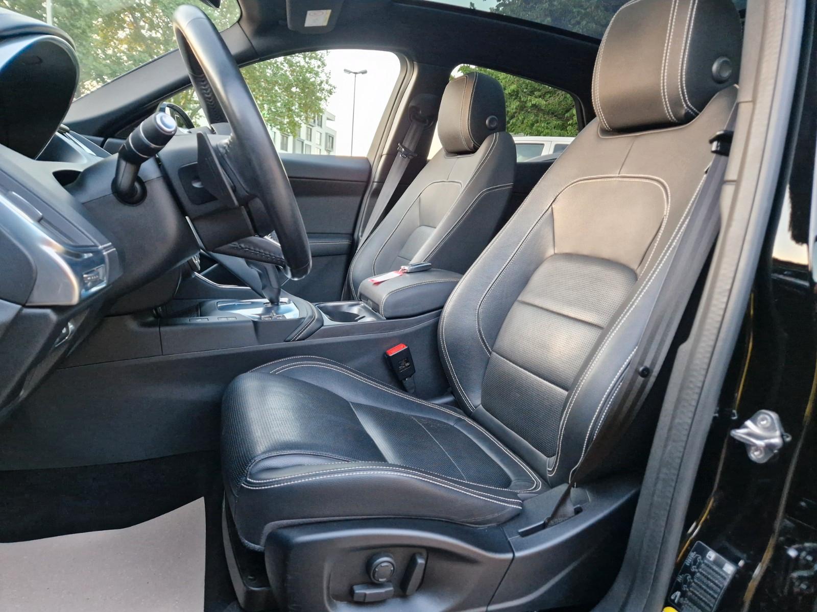 Jaguar E-Pace P300 R-Dynamic SE AWD +PANO+MERIDIAN+