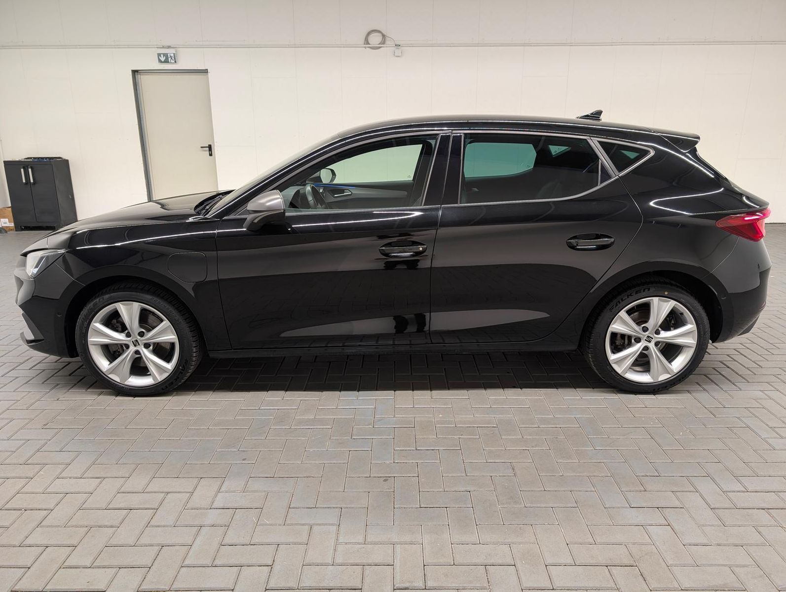 Seat Leon FR eHybrid LED/Navi/SHZ/LHZ/Kam/Keyl./17-LM imagem 2