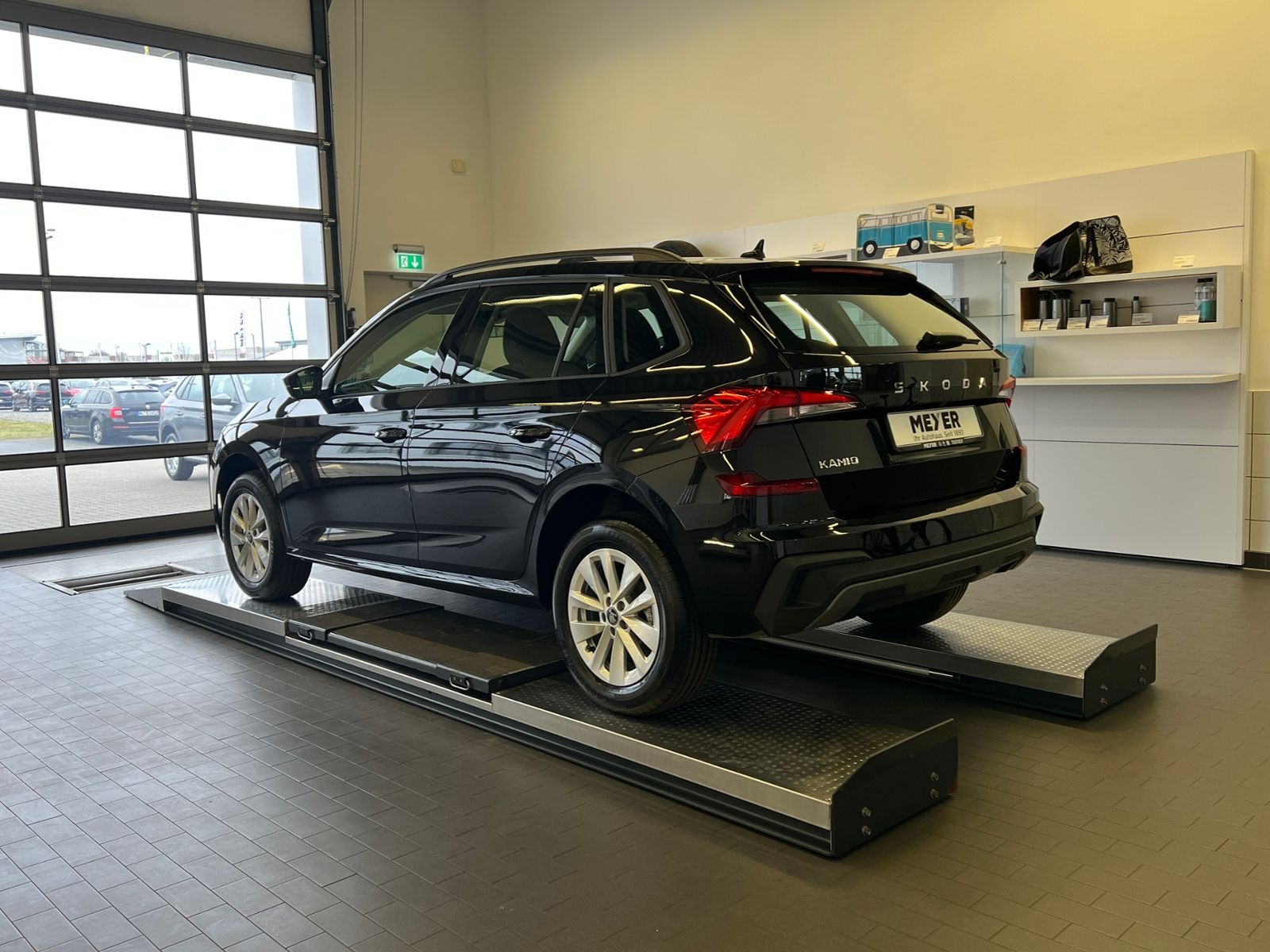 Fahrzeugabbildung SKODA Kamiq Selection 1.0 TSI DSG *AHK, LED, Komfortpa