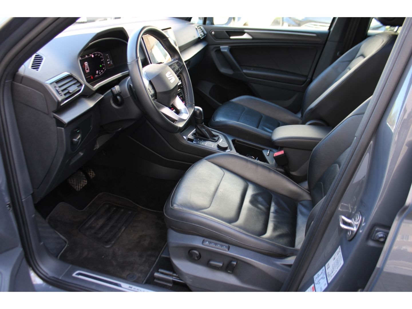 Fahrzeugabbildung SEAT Tarraco Xcellence 4Drive Pano LED ACC AHK StHZg