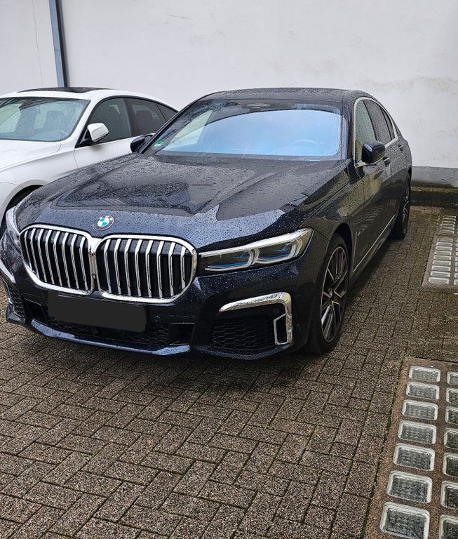 Image of BMW 740