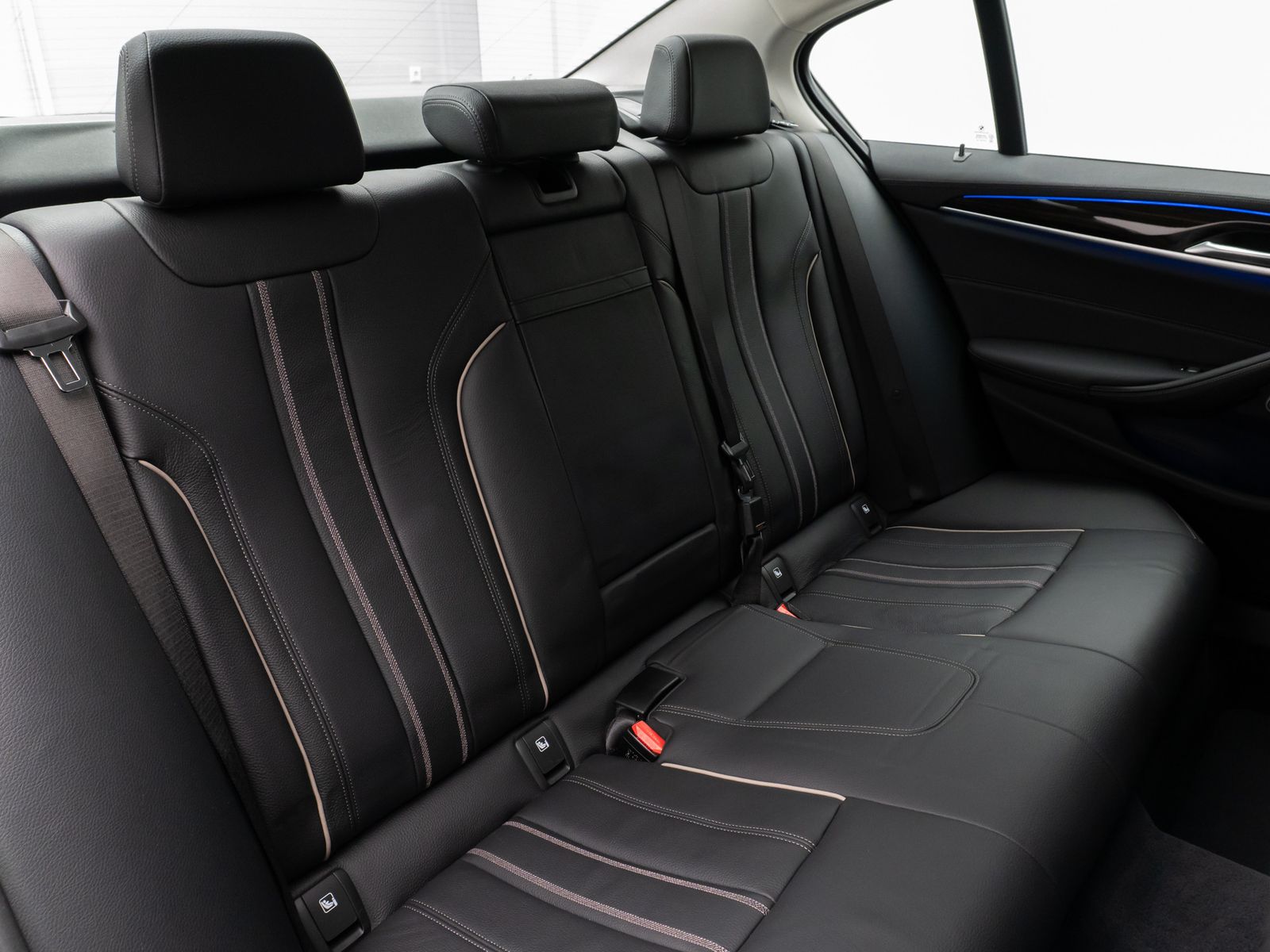 Fahrzeugabbildung BMW 540i xD LuxuryLine Kamera Laser HUD H/K Komfort