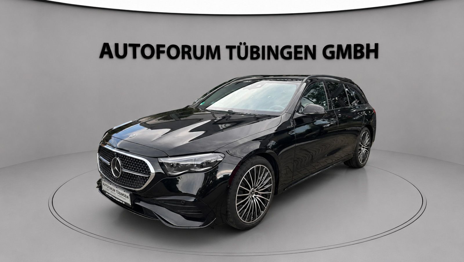 Fahrzeugabbildung Mercedes-Benz E 220 d 4MATIC T *AMG-LINE ADVANCED*PANO*KEYGO*