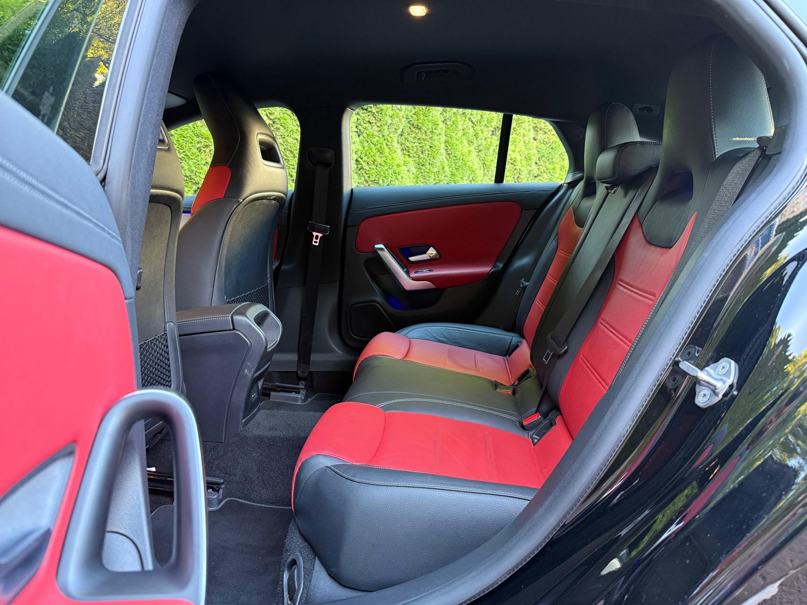 Vehicle illustration Mercedes-Benz CLA 200 Shooting Brake AMG LINE 8G LED+AHK+STHZ