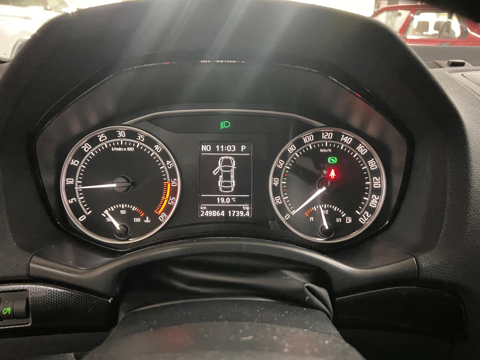 Skoda Octavia 2012 — photo 21