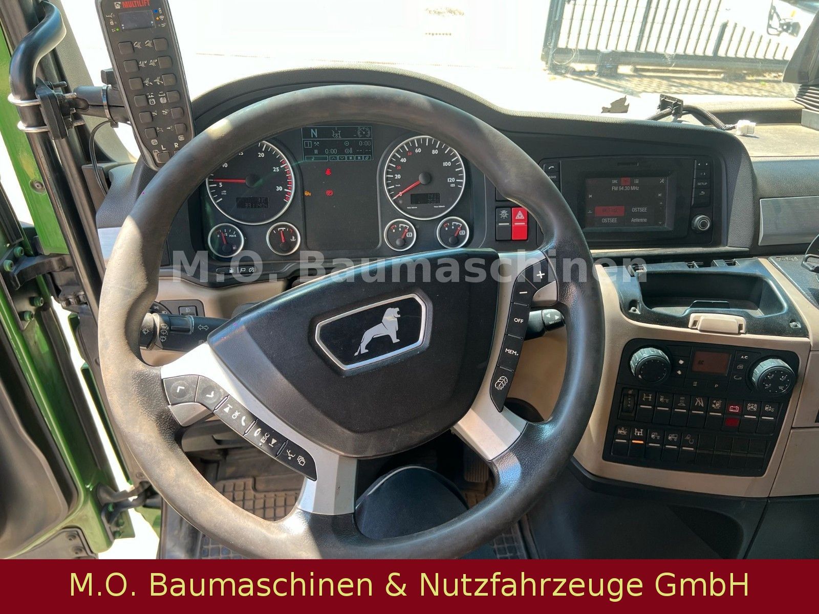 Fahrzeugabbildung MAN TGX 18.460 / 4x2 / Euro 6 / Hiab Skiploader /