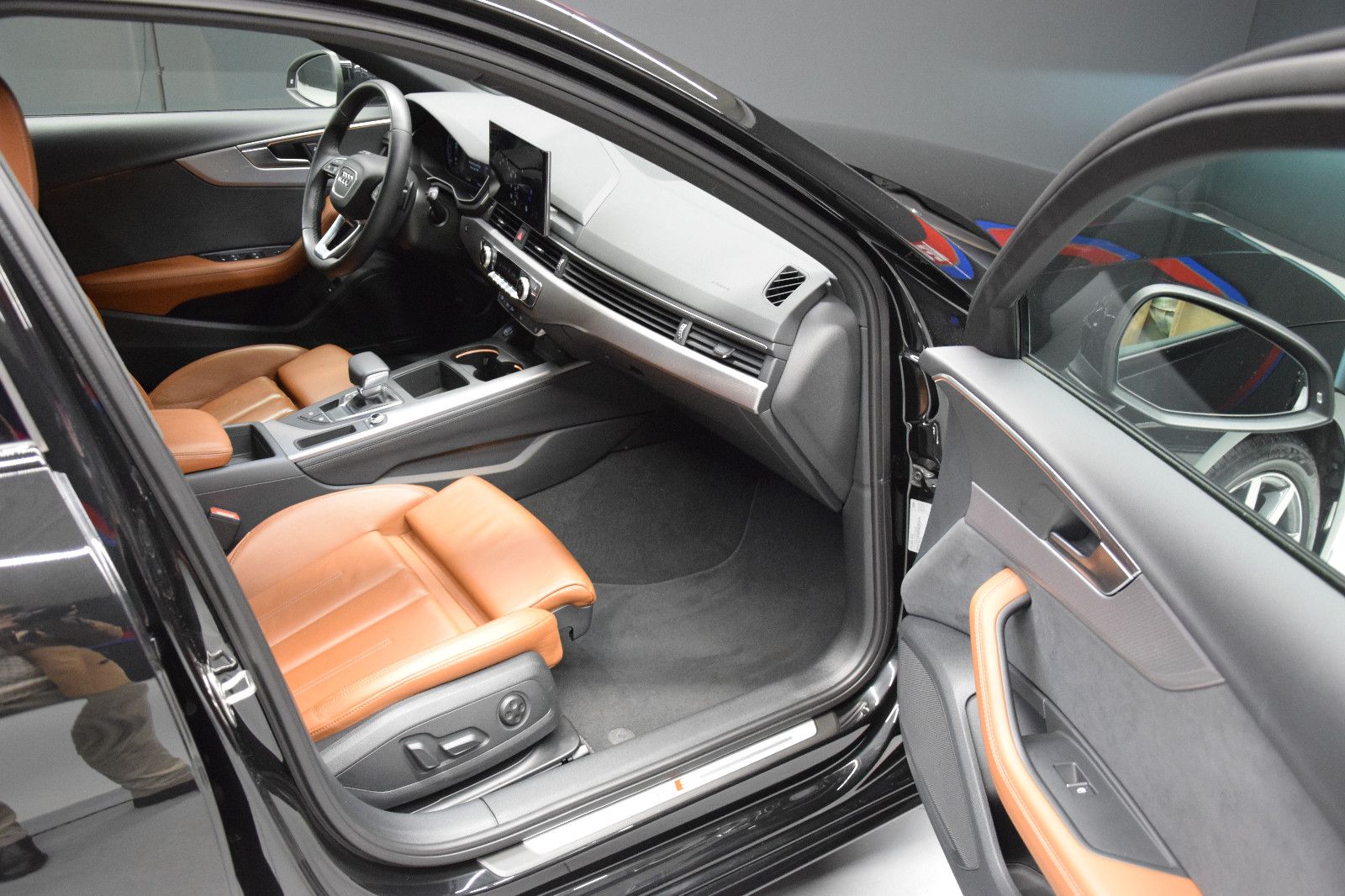 Fahrzeugabbildung Audi A4 Avant 40 TDI S line MATRIX 3-Zonen ACC