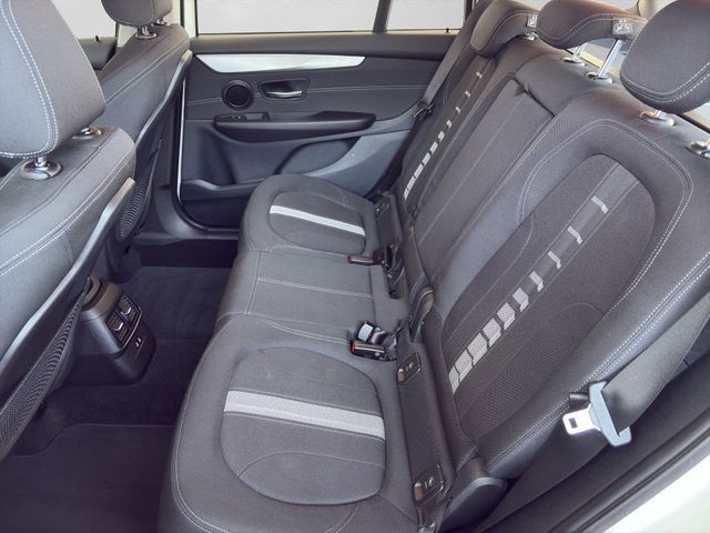 Fahrzeugabbildung BMW 218d Gran Tourer LED+Navi+Kamera+Sportsitze+DAB