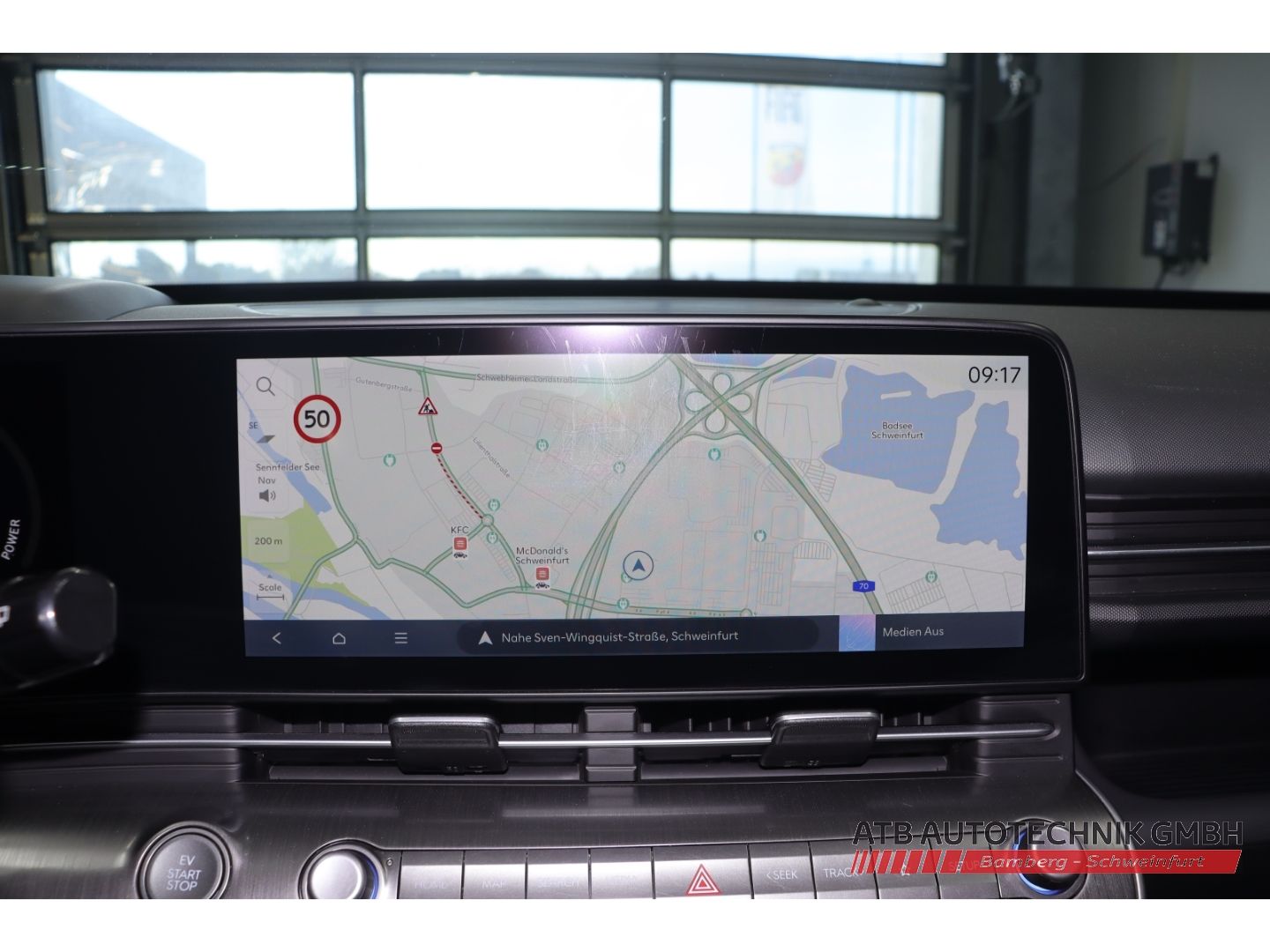 Fahrzeugabbildung Hyundai KONA Elektro Prime 65,4 kWh 2WD SOH 98,9% HUD Na