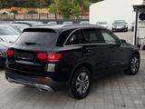 Mercedes-Benz GLC 220 d 4Matic*1.HAND*MWST*AHK*R.KAM*LED - gebrauchte Mercedes-Benz GLC 220 aus dem Jahr 2021