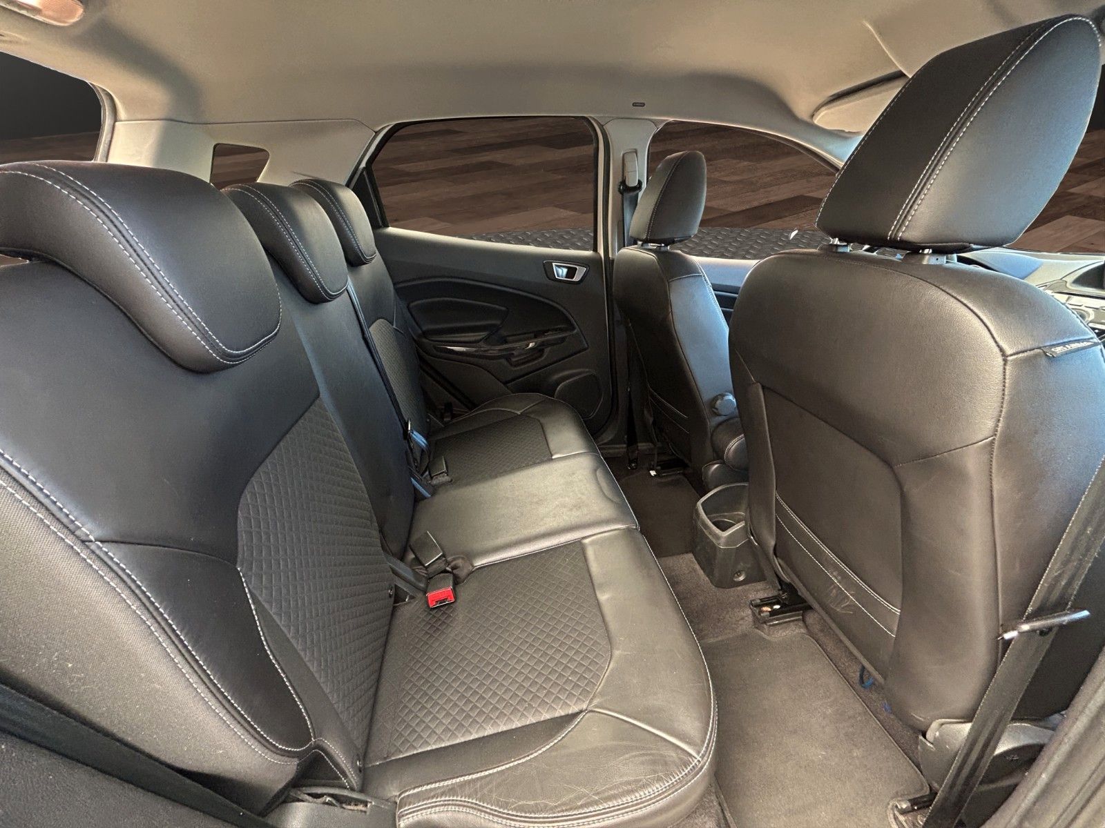 Fahrzeugabbildung Ford EcoSport Titanium/ 1.Hand /Klima/Navi/PDC/SHZ/
