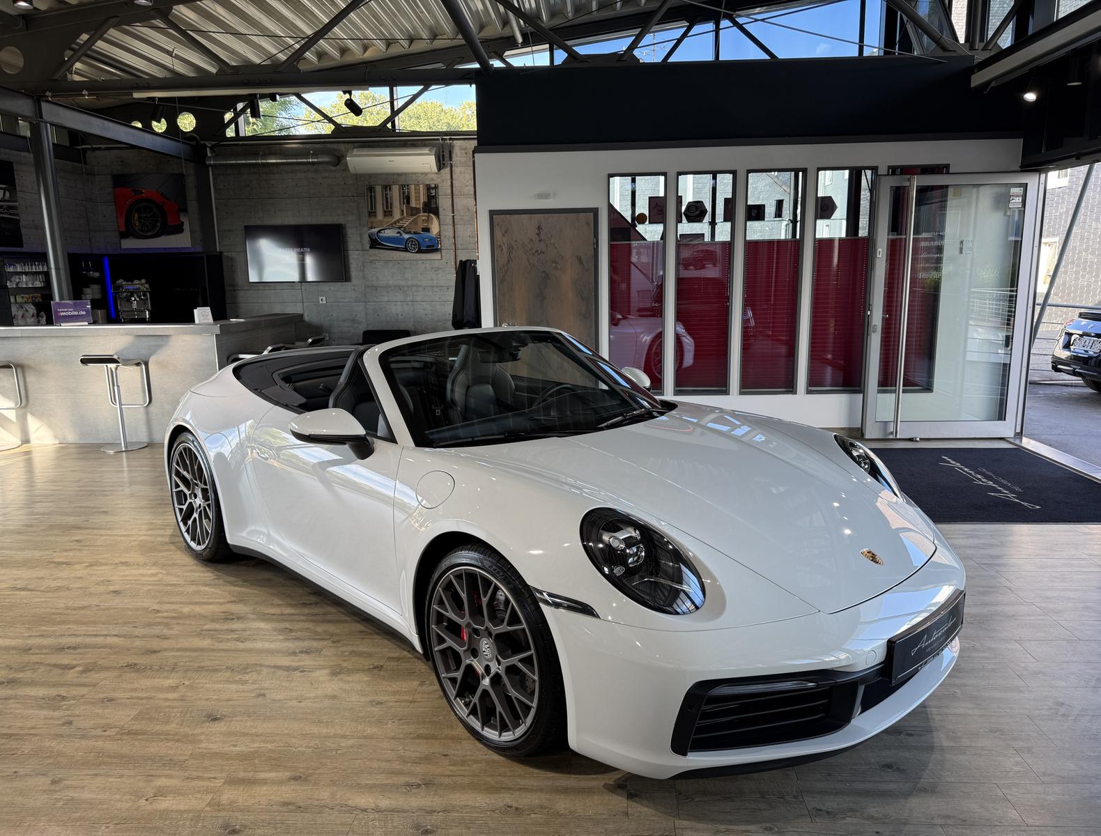 Porsche 992 Carrera 4S Cabriolet PDK*CHRONO*