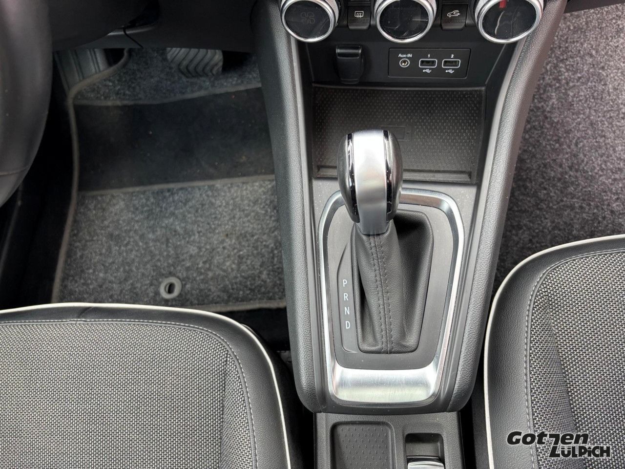 Fahrzeugabbildung Renault Captur II 1.3 TCe 130 Intens Klima SD PDC Navi