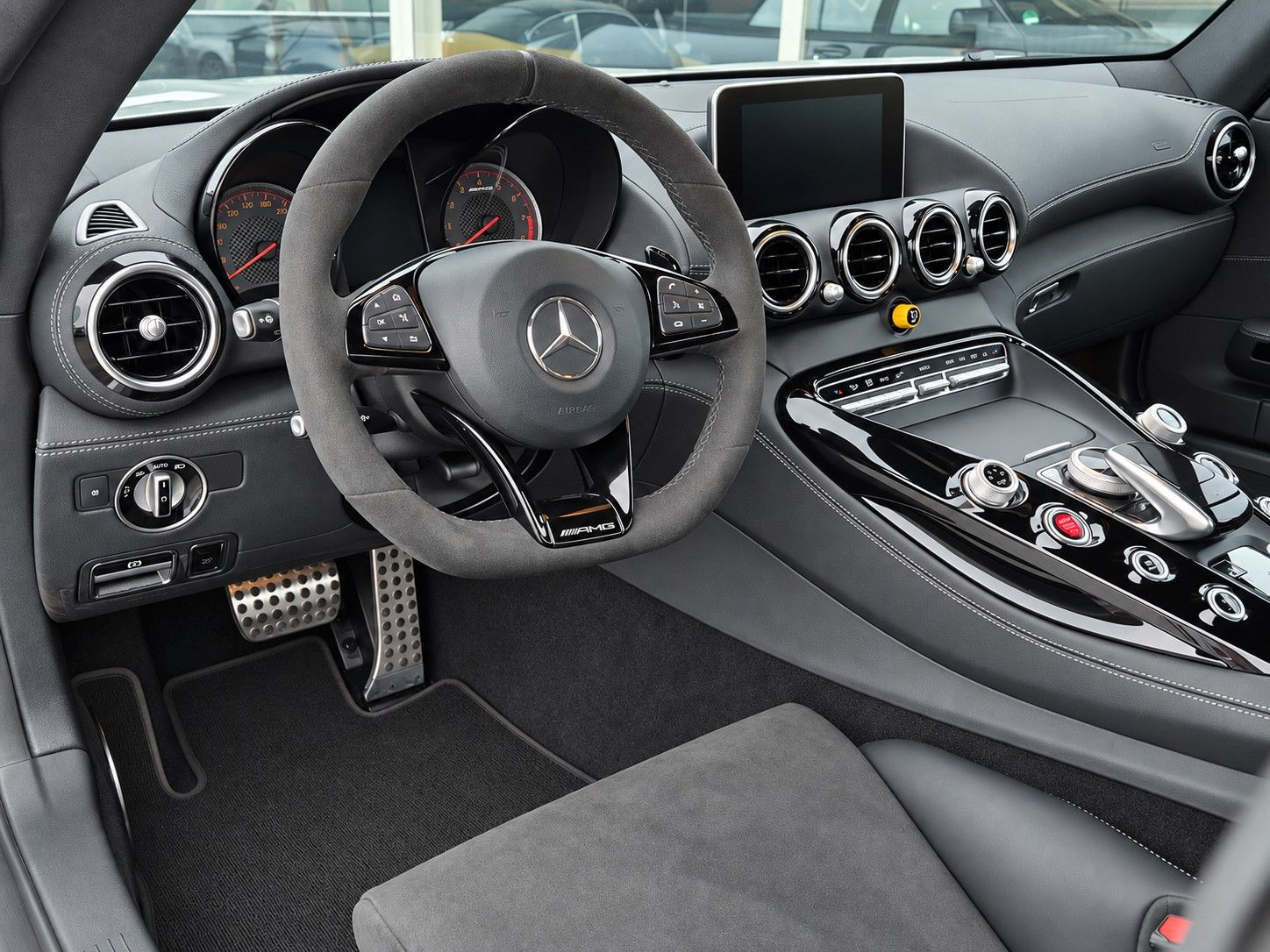 Fahrzeugabbildung Mercedes-Benz AMG GT R Coupe/Orig. 590 km! Neuwagen