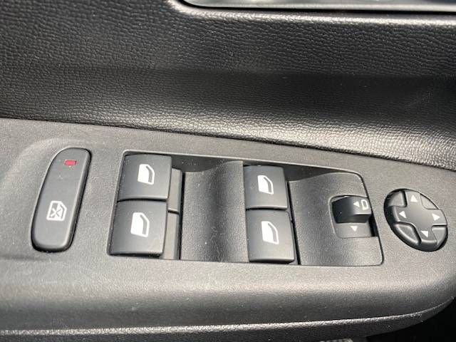 Fahrzeugabbildung Opel Corsa F 1.2 Turbo// Navi, KlimaAT, RFK, PDC v+h,