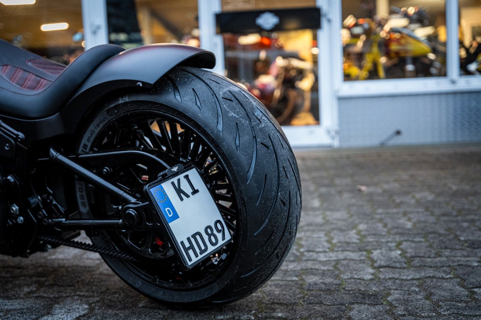 Fahrzeugabbildung Harley-Davidson Breakout DARKSIDE FXBR 117 MY24 -JEKILL&HYDE-