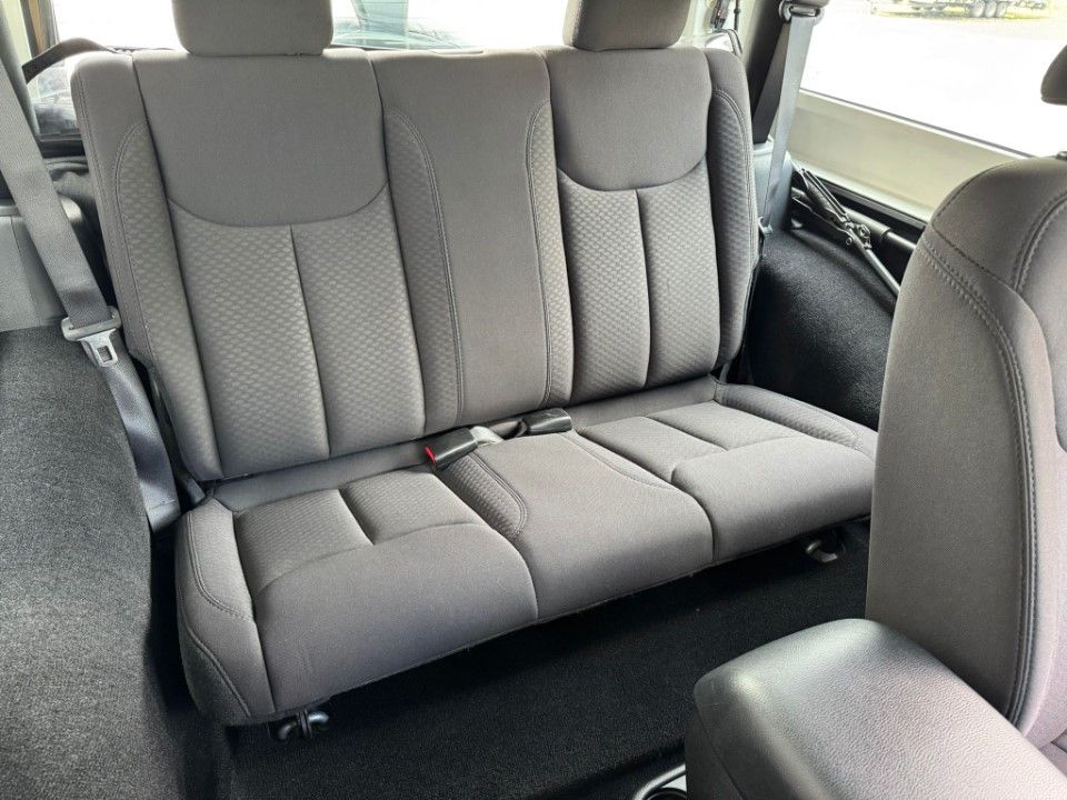 Fahrzeugabbildung Jeep Wrangler JK Unlimited Sport 3.6 Hard- Softtop