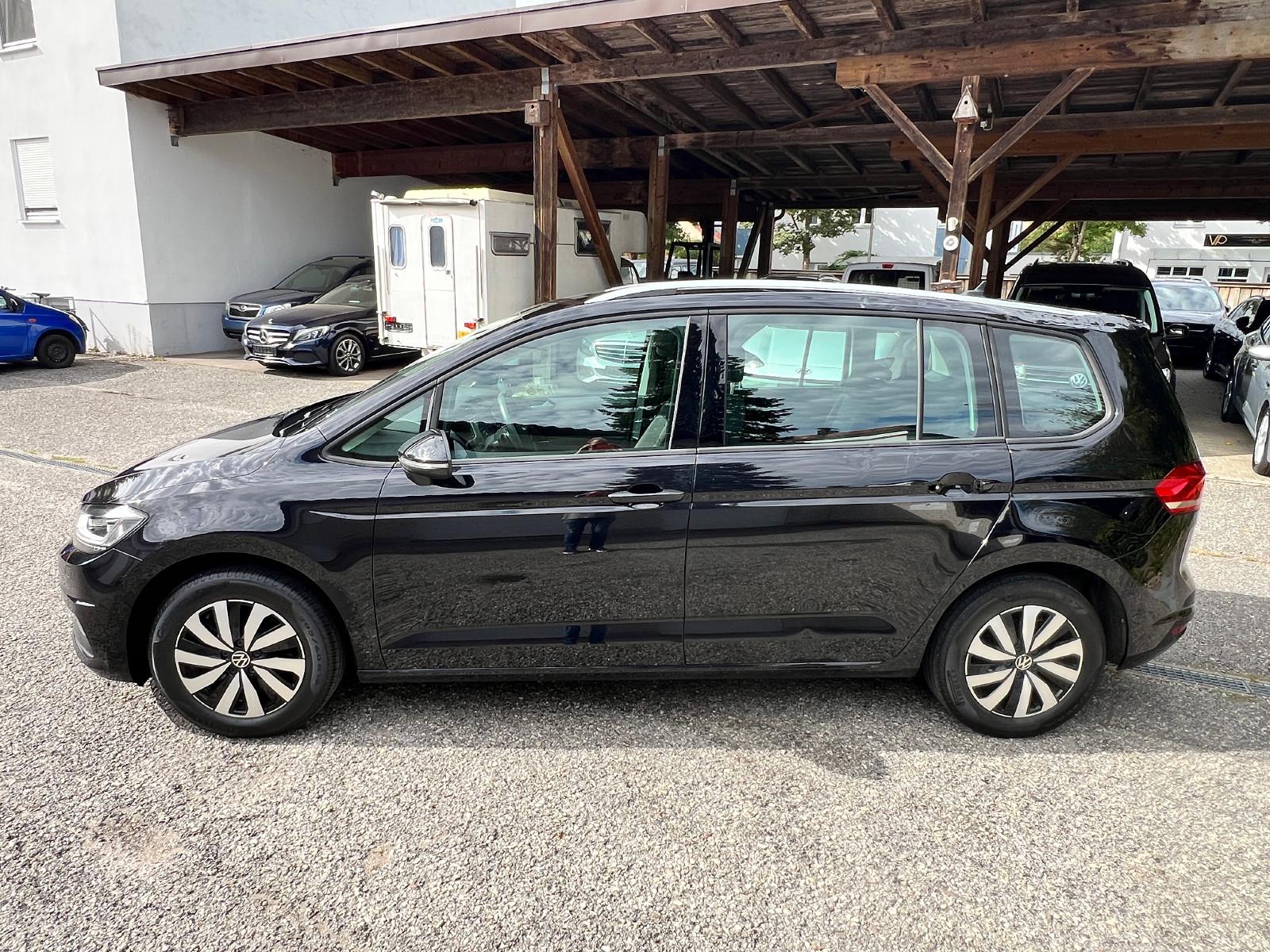 Volkswagen Touran TDI ACC Alcantara Sports Dach beschädigt