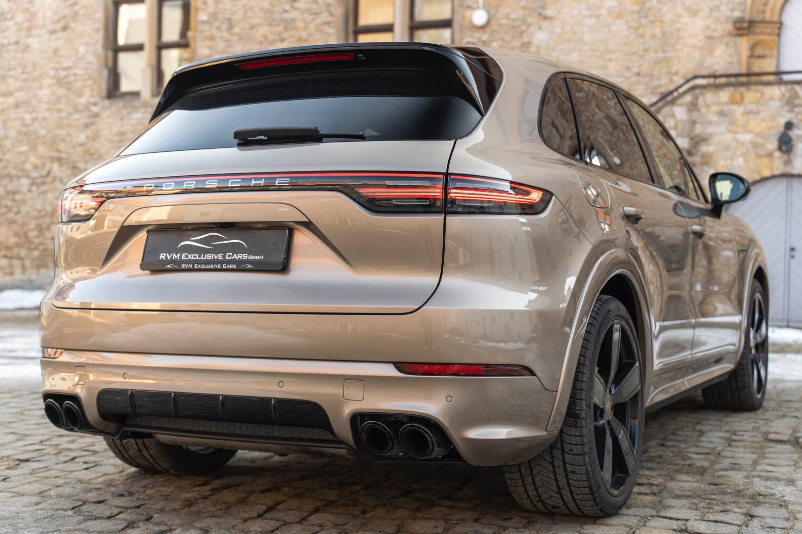 Fahrzeugabbildung Porsche Cayenne E-Hybrid SPORT-CHRONO BURMESTER 360° LED