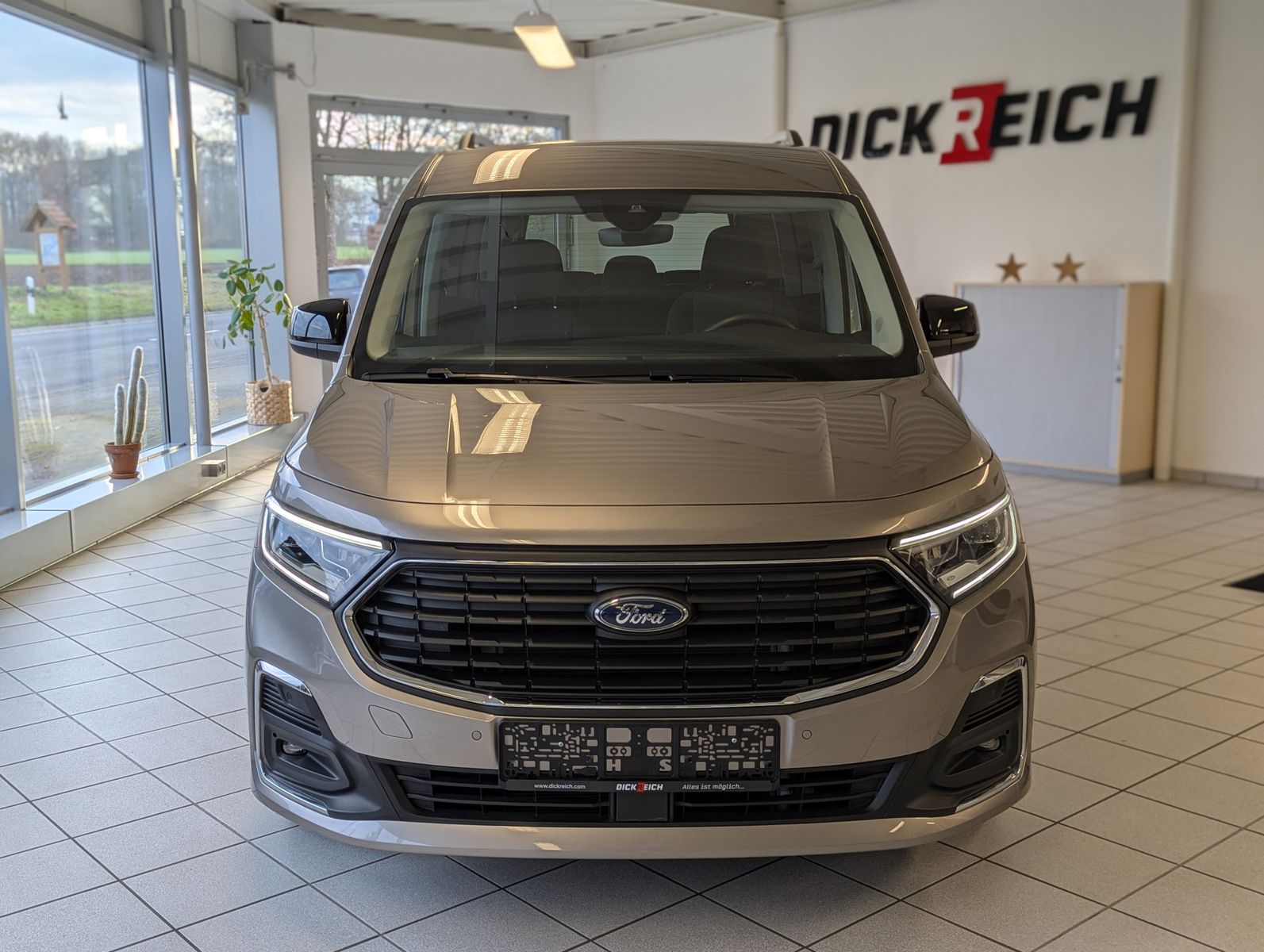 FORD Tourneo Connect L2 Titanium 7-Sitze Bi-LED Cam A - Image 2
