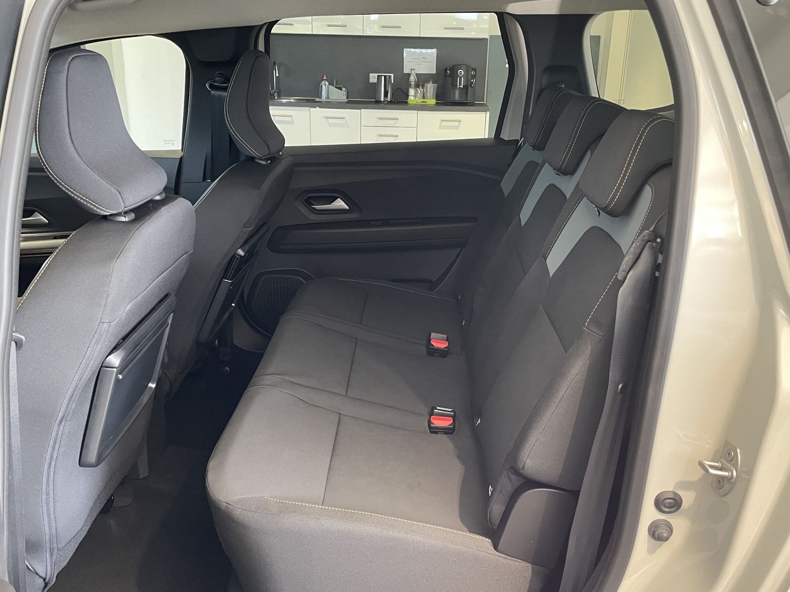 Fahrzeugabbildung Dacia Jogger Extreme TCe 110 7-Sitzer