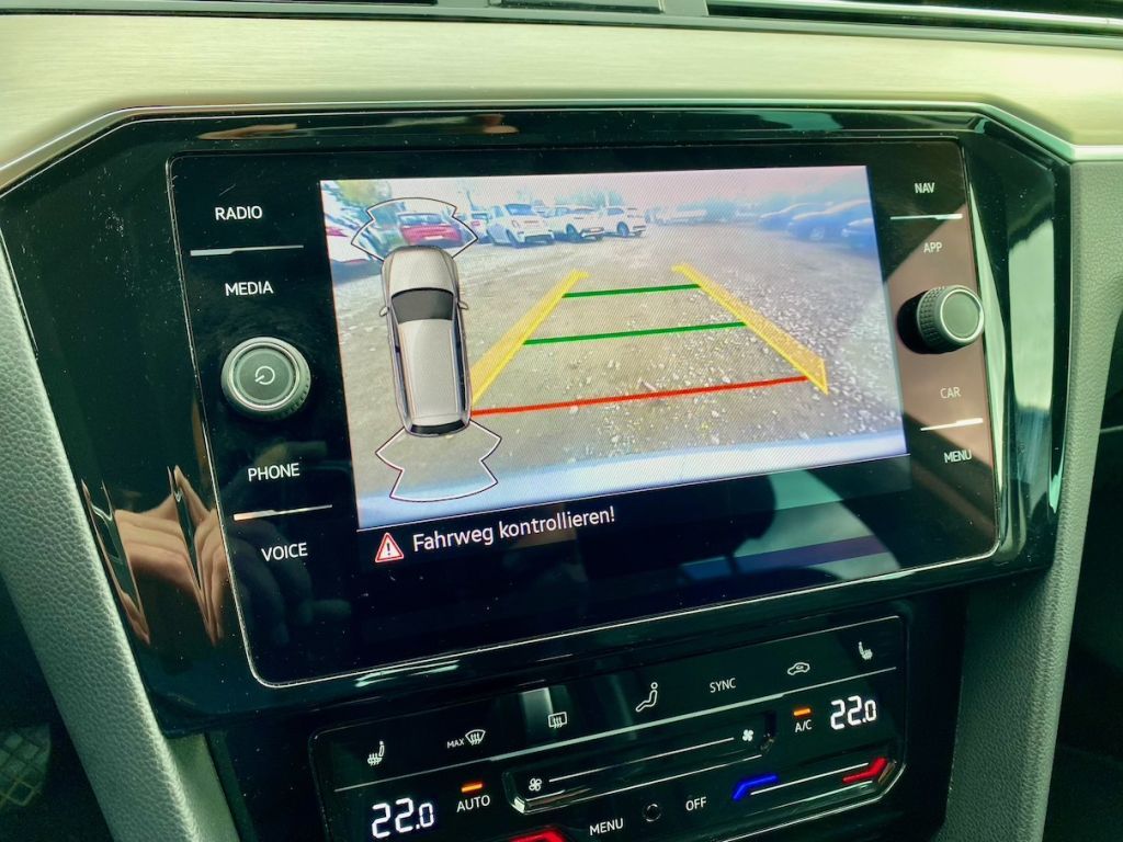 Fahrzeugabbildung Volkswagen Passat Variant 2.0 DSG Elegance AHK GZJR KAMERA